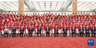 他没有急于